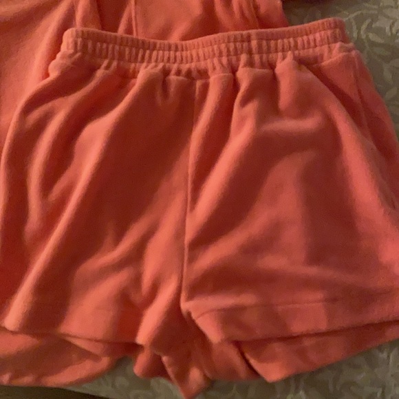 Two piece set - Picture 2 of 3